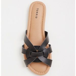 BLACK SANDALS (WIDE WIDTH)